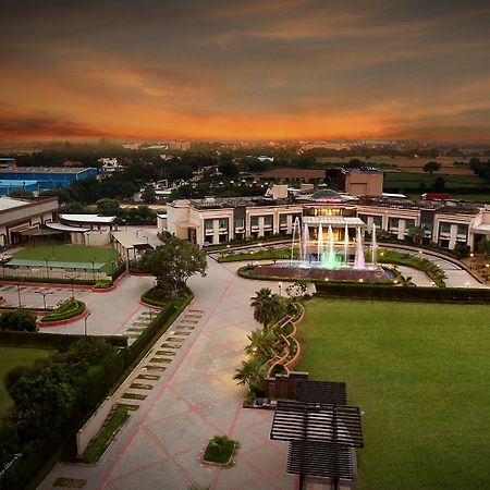City Park Resort Bahādurgarh Buitenkant foto