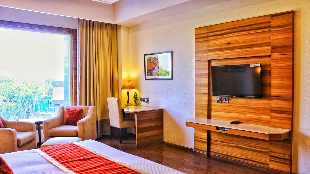 City Park Resort Bahādurgarh Buitenkant foto