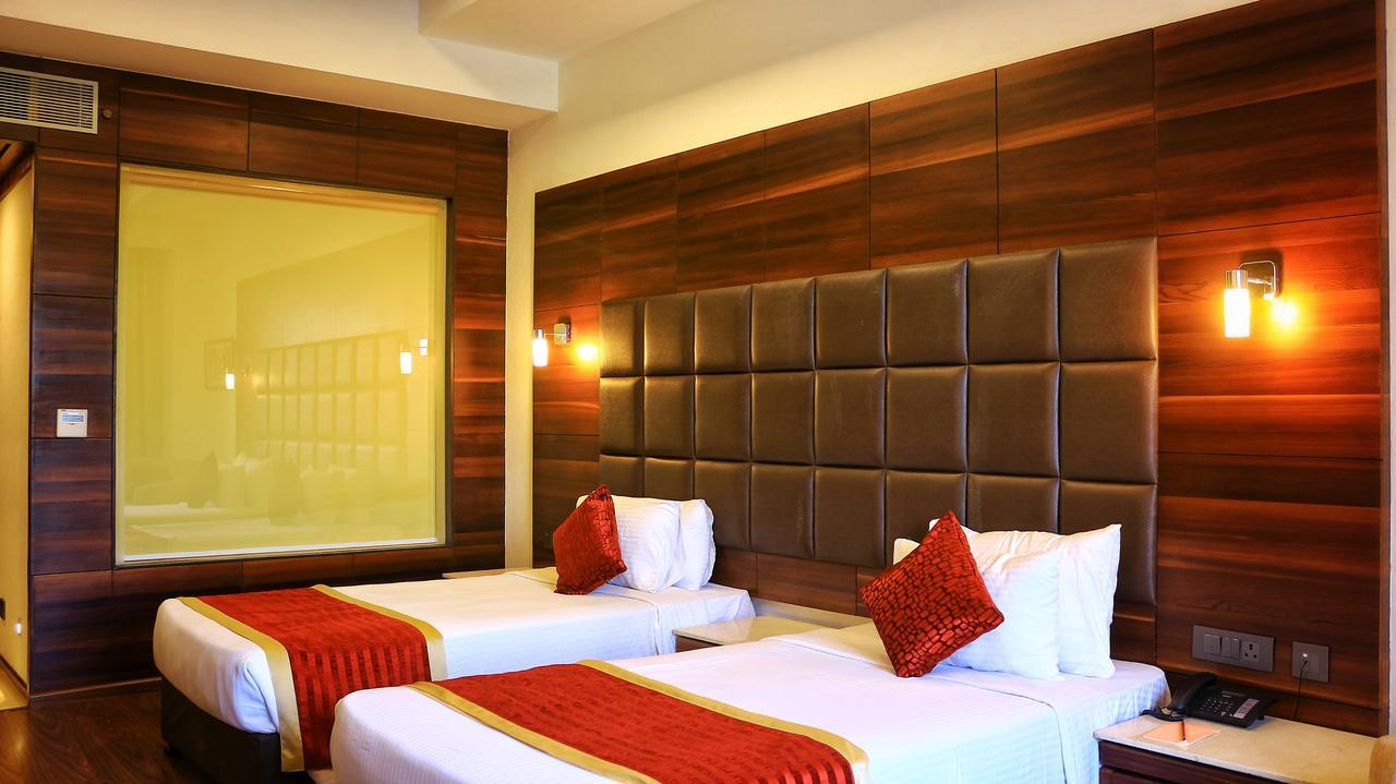 City Park Resort Bahādurgarh Buitenkant foto