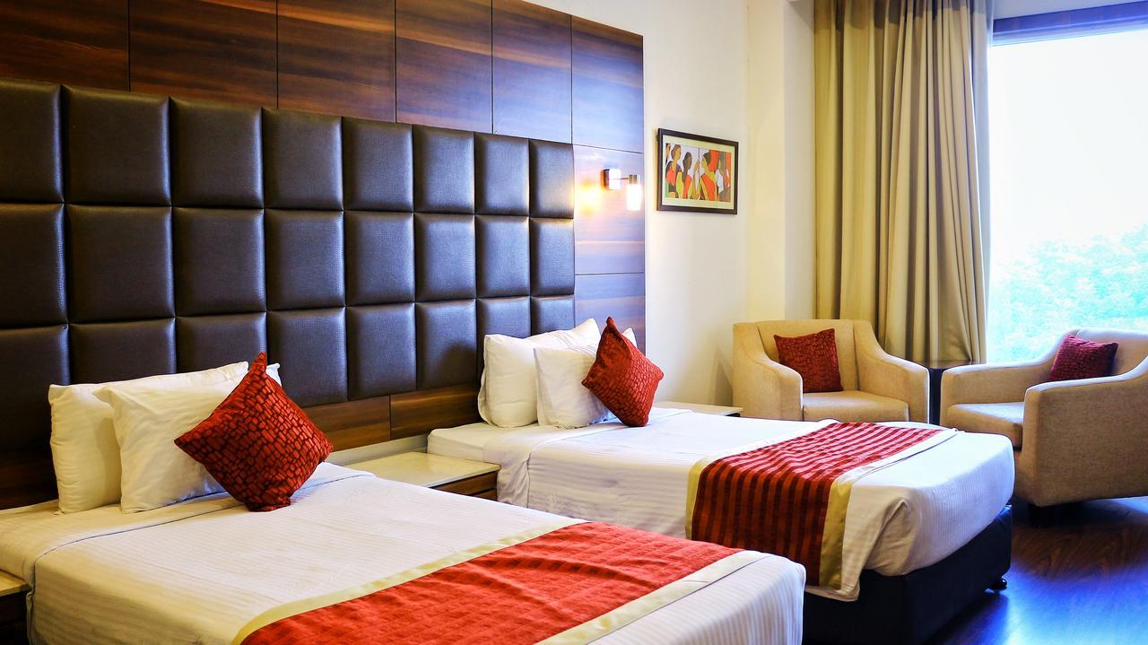 City Park Resort Bahādurgarh Buitenkant foto